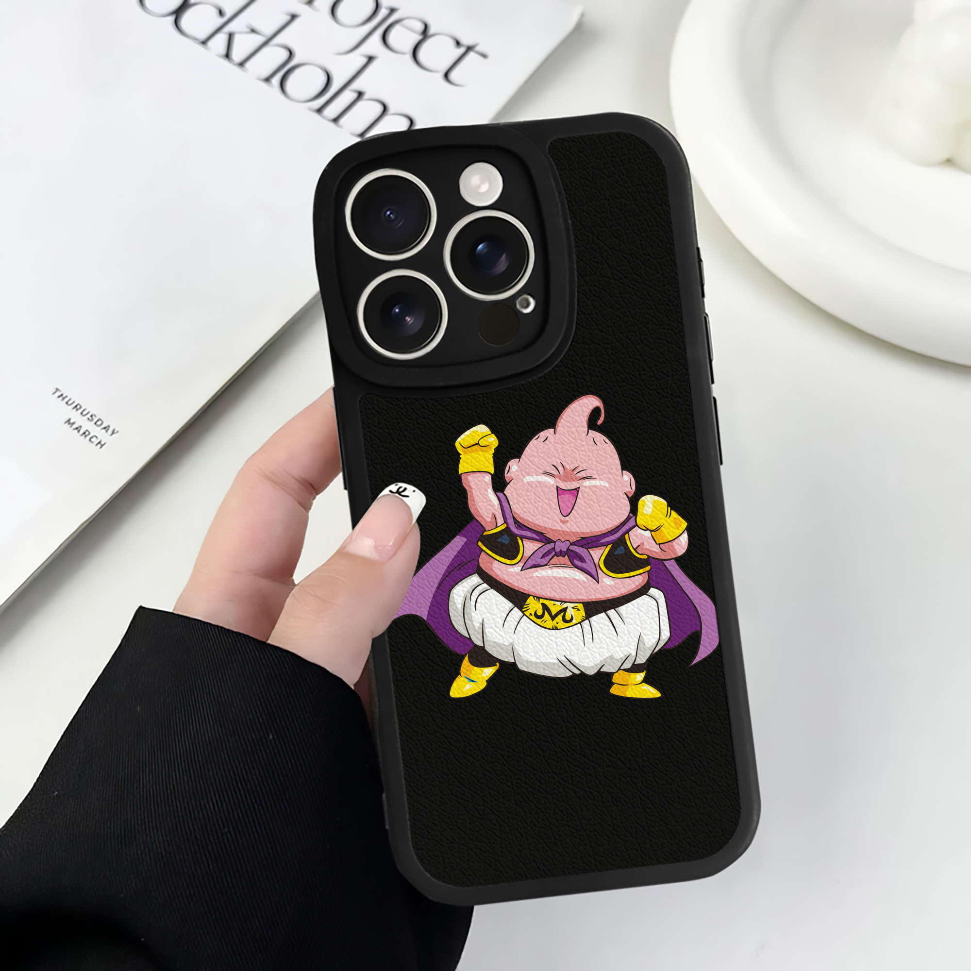（画像用） ドラゴンボール 魔人ブウ DRAGON BALL Majin Buu 【iPhone 16シリーズ対応】シリコンスマホケース（レザー調） 材質：シリコン